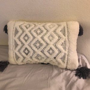 Cuddl Duds Soft Gray and White Pillow with Tassels